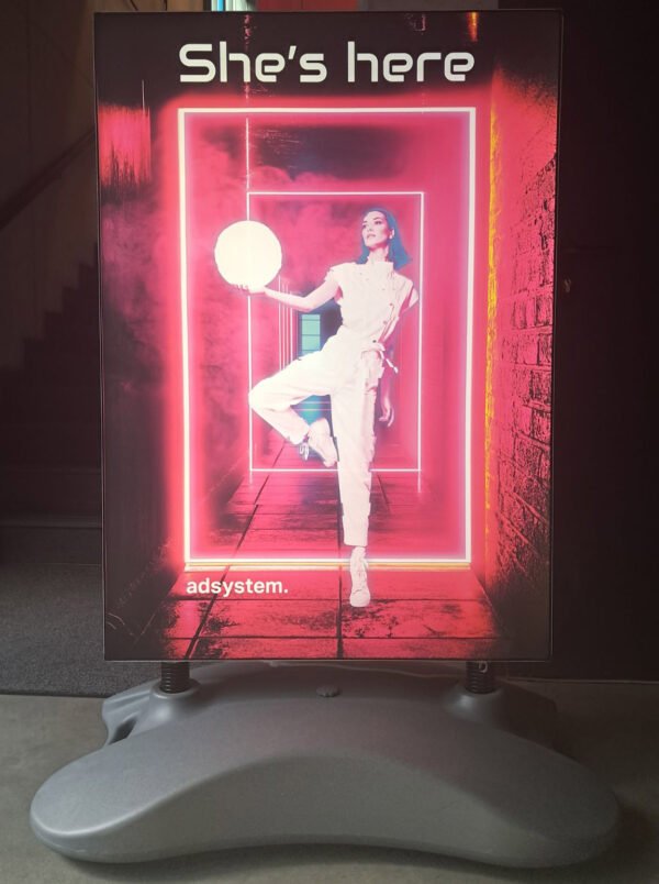 Lauko reklamos stendas adBoard LED