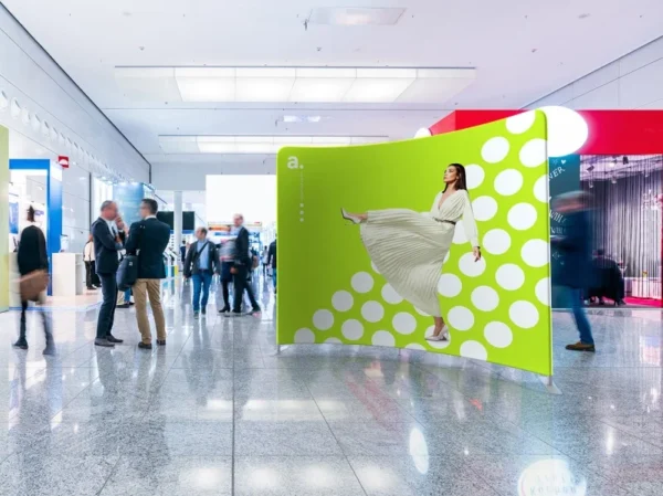 Reklaminis stendas adWall Vario Curved Light