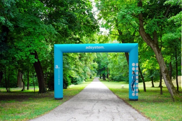 Pripučiami vartai 6,7x4,6 m (stovi be ventiliatoriaus)