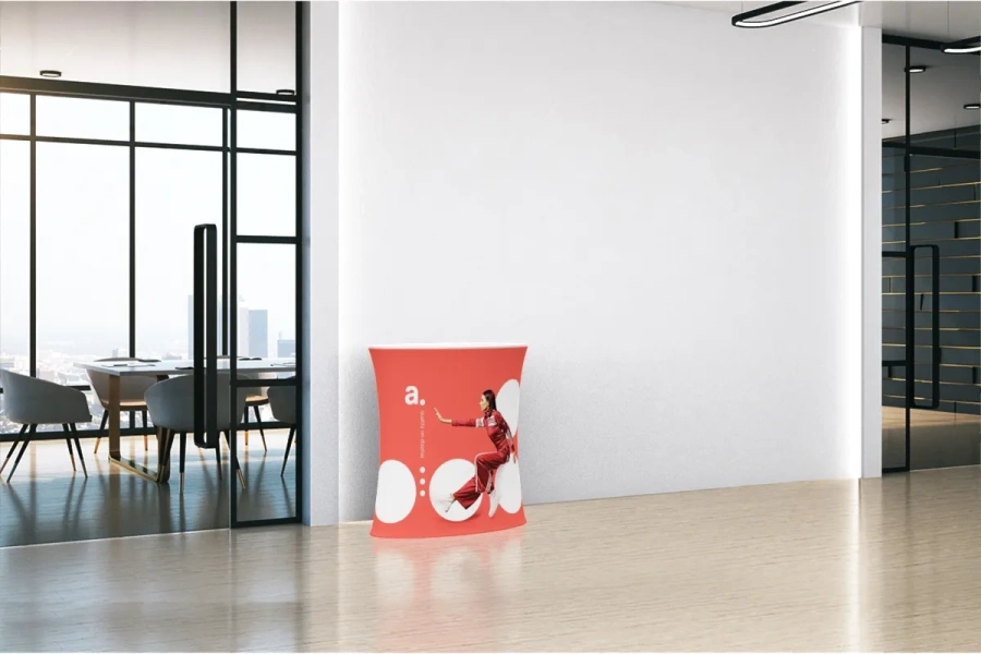 Reklaminis staliukas adTribune Oval – staliukas ekspozicijoje