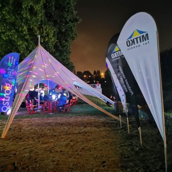 Vėliavų gamyba Flyer (reklaminės vėliavos)