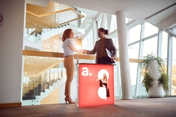 Šviečiantis reklaminis staliukas Pop-up Counter Lightbox