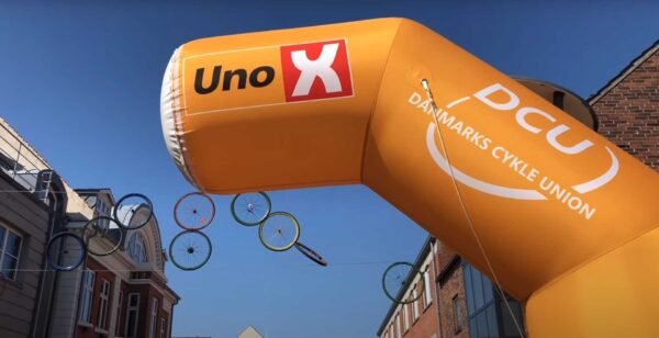 Pusiniai reklamiai vartai AXION