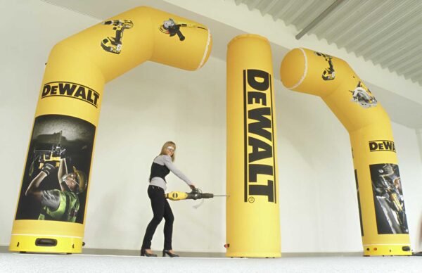 Pusiniai reklamiai vartai AXION