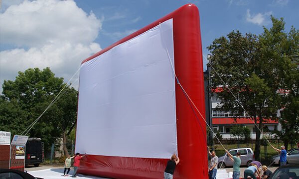 Pripučiamas kino ekranas