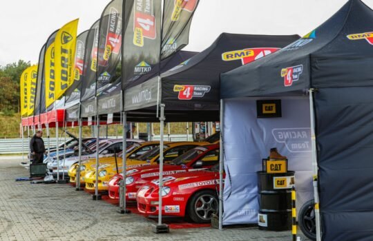 Aukščiausios kokybės greito surinkimo palapinės kaip reklamos priemonė