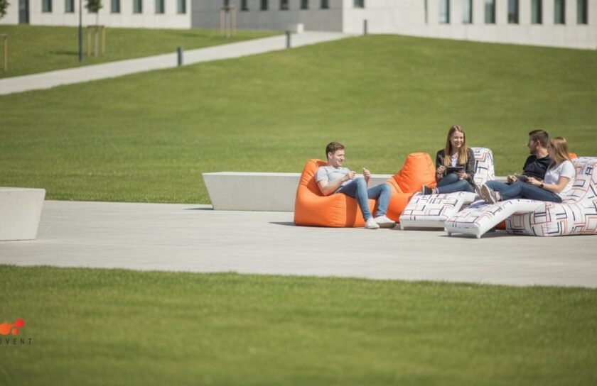 Reklaminiai sėdmaišiai, gultai ir kiti reklaminiai baldai
