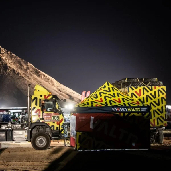 Greito surinkimo palapinė 4×4 m Octa Pro su spauda – stogas ir 3 sienos